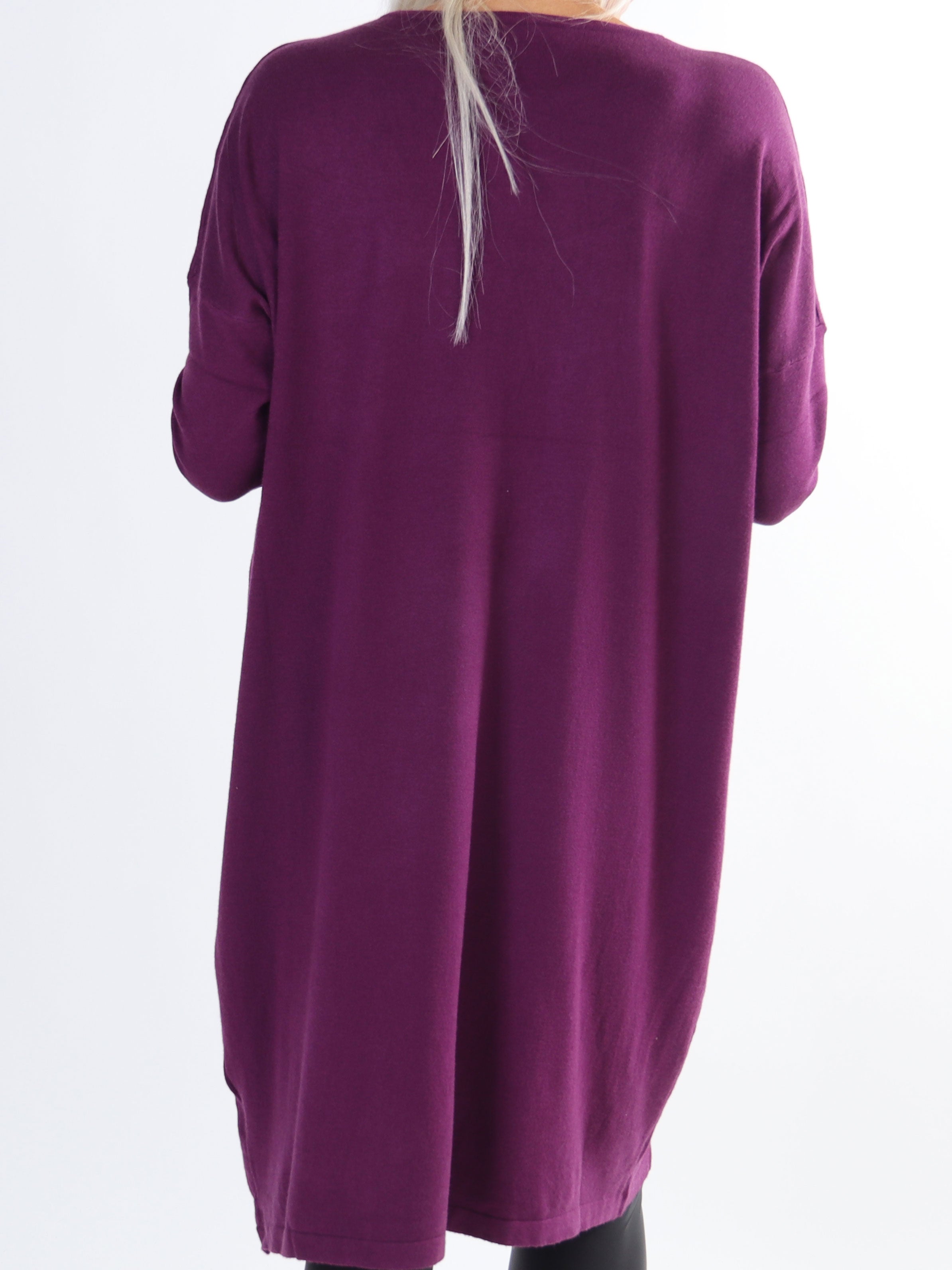 Yasha - Mjuk stickad plus size klänning i elastiskt tyg utsmyckad med strass